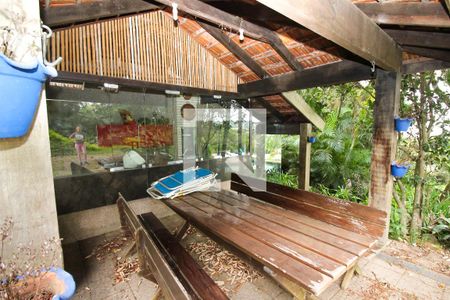 Casa à venda com 1000m², 4 quartos e 8 vagas Casa à venda com 1000m², 4 quartos e 8 vagasChurrasqueira