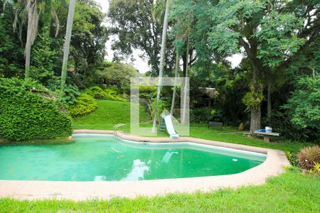 Casa à venda com 1000m², 4 quartos e 8 vagas Casa à venda com 1000m², 4 quartos e 8 vagasPiscina