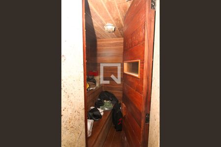 Casa à venda com 1000m², 4 quartos e 8 vagas Casa à venda com 1000m², 4 quartos e 8 vagasSauna