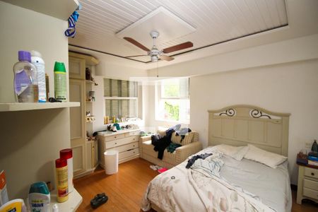 Casa à venda com 1000m², 4 quartos e 8 vagas Casa à venda com 1000m², 4 quartos e 8 vagasQuarto 2