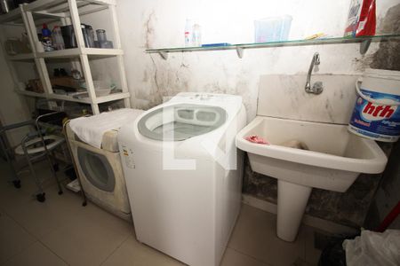 Casa à venda com 1000m², 4 quartos e 8 vagas Casa à venda com 1000m², 4 quartos e 8 vagasÁrea de Serviço