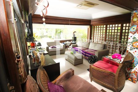 Casa à venda com 1000m², 4 quartos e 8 vagas Casa à venda com 1000m², 4 quartos e 8 vagasVaranda gourmet