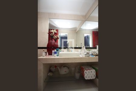 Casa à venda com 1000m², 4 quartos e 8 vagas Casa à venda com 1000m², 4 quartos e 8 vagasBanheiro 1