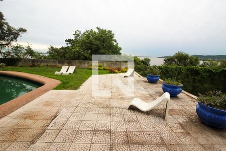 Casa à venda com 1000m², 4 quartos e 8 vagas Casa à venda com 1000m², 4 quartos e 8 vagasPiscina