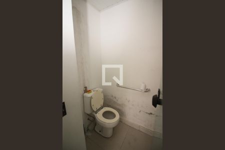 Casa à venda com 1000m², 4 quartos e 8 vagas Casa à venda com 1000m², 4 quartos e 8 vagasBanheiro de Serviço