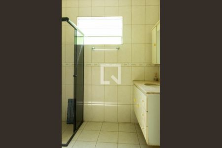 Casa para alugar com 100m², 4 quartos e 2 vagas Casa para alugar com 100m², 4 quartos e 2 vagasBanheiro 1