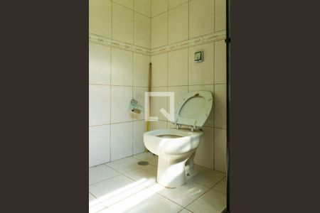 Casa para alugar com 100m², 4 quartos e 2 vagas Casa para alugar com 100m², 4 quartos e 2 vagasBanheiro 1