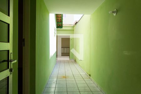 Casa para alugar com 100m², 4 quartos e 2 vagas Casa para alugar com 100m², 4 quartos e 2 vagasCorredor Lateral