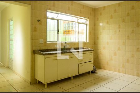 Casa para alugar com 100m², 4 quartos e 2 vagas Casa para alugar com 100m², 4 quartos e 2 vagasCozinha