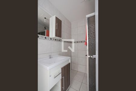 Banheiro de apartamento para alugar com 1 quarto, 50m² em Jardim Dona Leopoldina, Porto Alegre