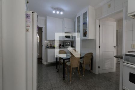 Apartamento à venda com 160m², 4 quartos e 3 vagasCozinha