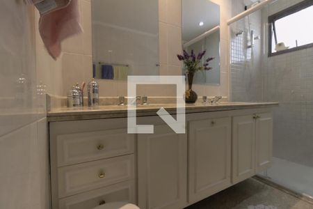 Apartamento à venda com 160m², 4 quartos e 3 vagasBanheiro da Suíte 1