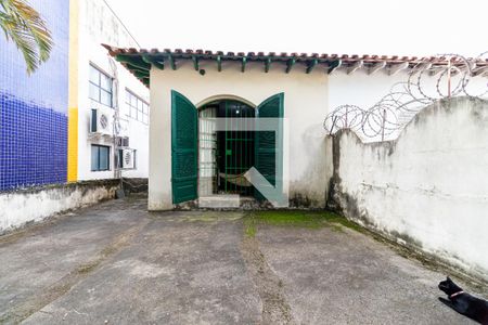 Casa para alugar com 300m², 4 quartos e 2 vagas Casa para alugar com 300m², 4 quartos e 2 vagasQuarto 3 - Suíte - Varanda