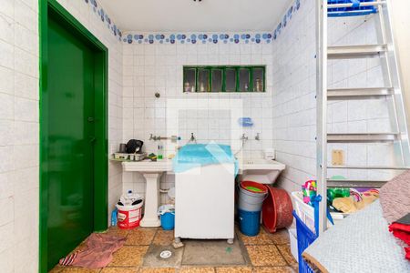 Casa para alugar com 300m², 4 quartos e 2 vagas Casa para alugar com 300m², 4 quartos e 2 vagasLavanderia