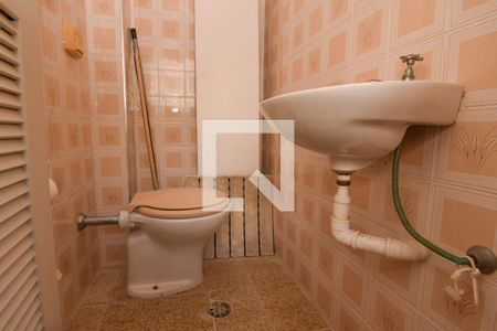 Apartamento para alugar com 93m², 2 quartos e 1 vaga Apartamento para alugar com 93m², 2 quartos e 1 vagaBanheiro de Serviço