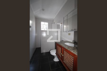 Casa à venda com 176m², 3 quartos e 3 vagasBanheiro da suíte