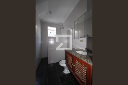 Casa à venda com 176m², 3 quartos e 3 vagasBanheiro da suíte