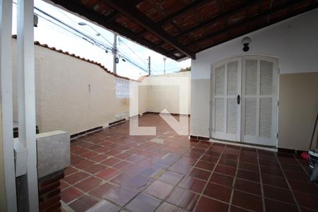 Casa à venda com 176m², 3 quartos e 3 vagasTerraço