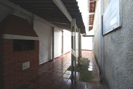 Casa à venda com 176m², 3 quartos e 3 vagas Casa à venda com 176m², 3 quartos e 3 vagasQuintal