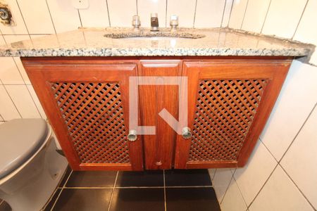 Casa à venda com 176m², 3 quartos e 3 vagasBanheiro Social