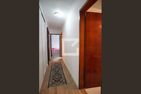 Casa à venda com 360m², 5 quartos e 5 vagasCorredor