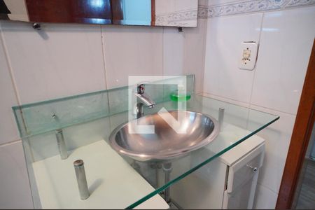 Casa à venda com 360m², 5 quartos e 5 vagasBanheiro Corredor