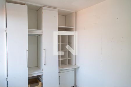 Quarto 1 de apartamento para alugar com 2 quartos, 51m² em Taquara, Rio de Janeiro