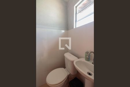 Casa à venda com 200m², 3 quartos e 2 vagas Casa à venda com 200m², 3 quartos e 2 vagasLavabo Salão de festas