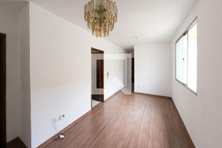 Sala de apartamento para alugar com 3 quartos, 67m² em Carlos Prates, Belo Horizonte