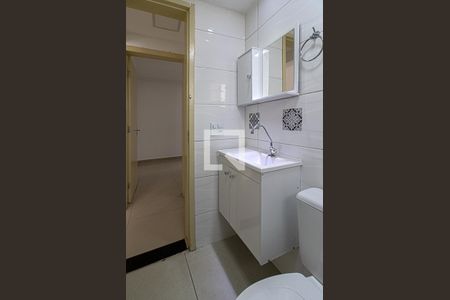 banheiro social de apartamento para alugar com 2 quartos, 53m² em Jardim Celeste, São Paulo