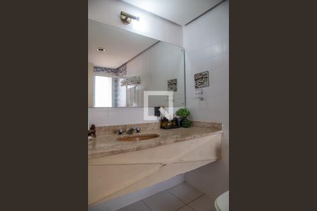 Banheiro da suíte de apartamento para alugar com 1 quarto, 48m² em Centro, Ribeirão Preto