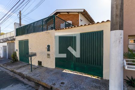 Casa para alugar com 150m², 2 quartos e 3 vagasFachada