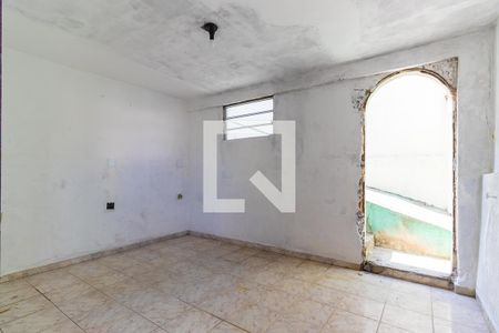 Casa para alugar com 150m², 2 quartos e 3 vagasQuarto de apoio