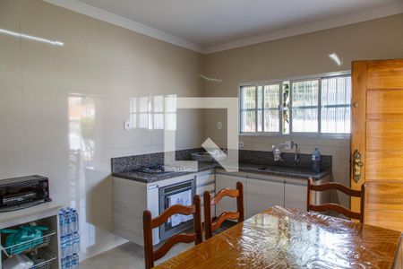 Casa à venda com 240m², 2 quartos e 2 vagasCozinha