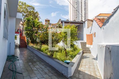 Casa à venda com 240m², 2 quartos e 2 vagasQuintal