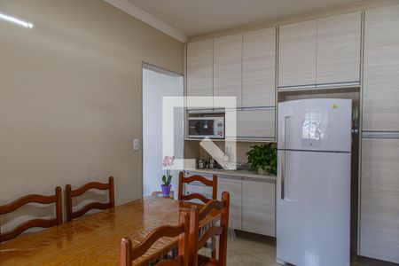 Casa à venda com 240m², 2 quartos e 2 vagasCozinha