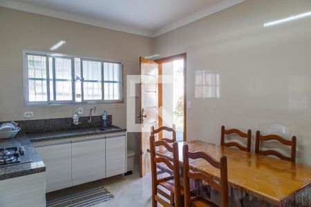 Casa à venda com 240m², 2 quartos e 2 vagasCozinha