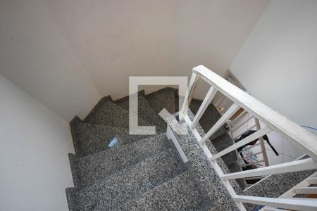 Casa à venda com 175m², 3 quartos e 2 vagasEscada