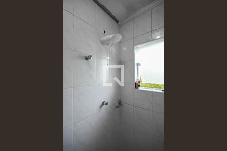 Casa à venda com 175m², 3 quartos e 2 vagasChuveiro do banheiro da suíte 1 