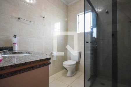 Casa à venda com 175m², 3 quartos e 2 vagasBanheiro suíte 3