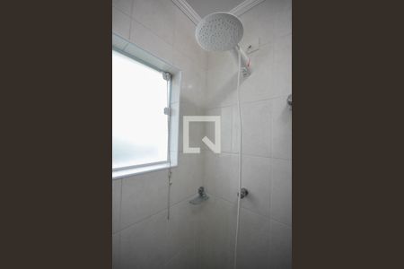 Casa à venda com 175m², 3 quartos e 2 vagasChuveiro do banheiro da suíte 2