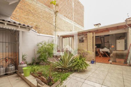 Casa à venda com 140m², 2 quartos e 2 vagas Casa à venda com 140m², 2 quartos e 2 vagasQuintal