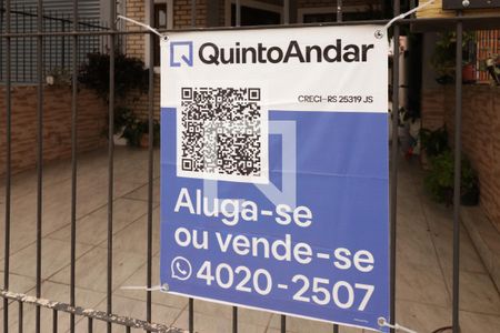 Casa à venda com 140m², 2 quartos e 2 vagas Casa à venda com 140m², 2 quartos e 2 vagasFachada