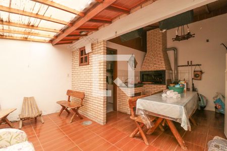 Casa à venda com 140m², 2 quartos e 2 vagas Casa à venda com 140m², 2 quartos e 2 vagasChurrasqueira