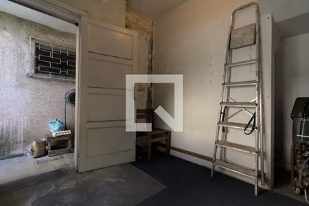 Casa à venda com 240m², 2 quartos e 3 vagas Casa à venda com 240m², 2 quartos e 3 vagasQuarto de Serviço