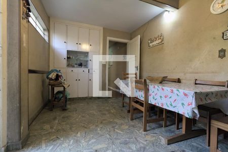 Casa à venda com 240m², 2 quartos e 3 vagas Casa à venda com 240m², 2 quartos e 3 vagasCopa