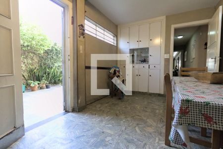 Casa à venda com 240m², 2 quartos e 3 vagas Casa à venda com 240m², 2 quartos e 3 vagasCopa