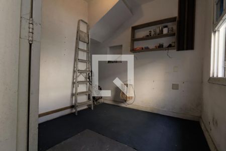 Casa à venda com 240m², 2 quartos e 3 vagas Casa à venda com 240m², 2 quartos e 3 vagasQuarto de Serviço