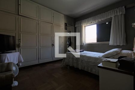 Casa à venda com 240m², 2 quartos e 3 vagas Casa à venda com 240m², 2 quartos e 3 vagasQuarto Suíte