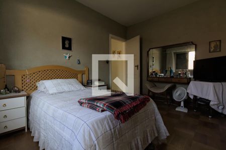 Casa à venda com 240m², 2 quartos e 3 vagas Casa à venda com 240m², 2 quartos e 3 vagasQuarto Suíte